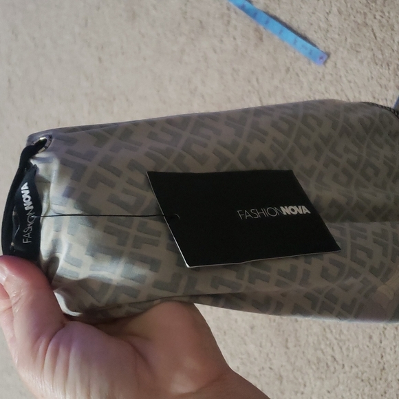 NWT Fashion Nova chains & artsy print body hugging stretchy longsleeve mini - Picture 7 of 7